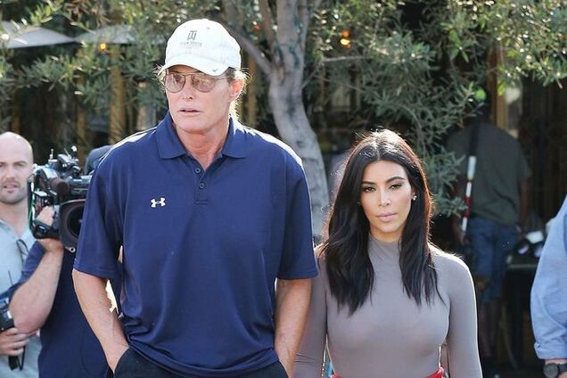 Ким Кардашьян поддерживает желание своего отца стать женщиной