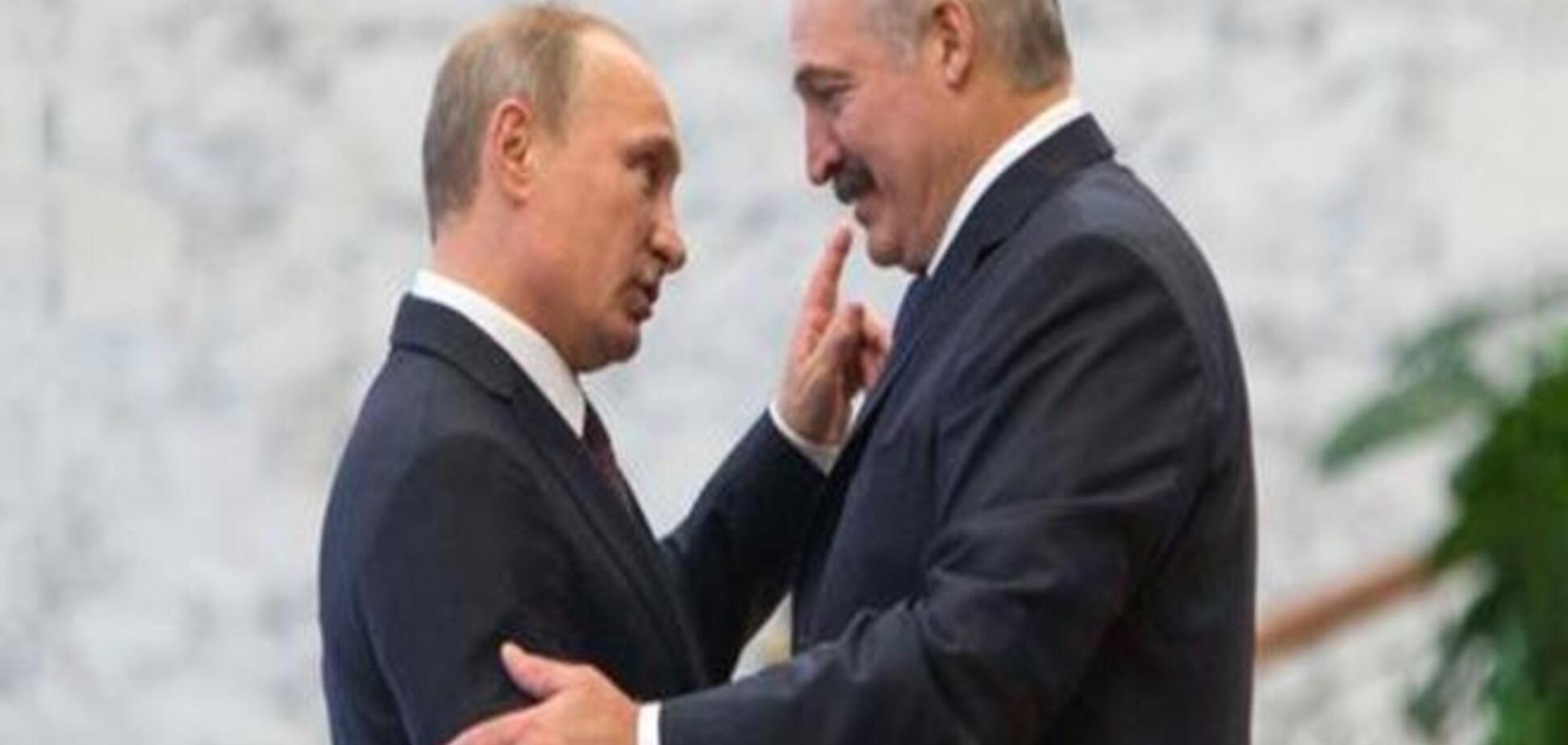 Алесь Беляцкий: Путин держит Лукашенко на коротком поводке
