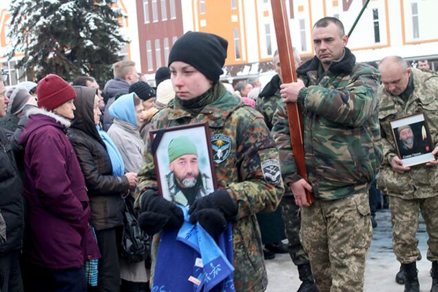 'Айдаровец' закрыл своим телом боекомплект и спас жизни десятков бойцов: история героя 'Седого'