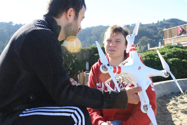 Американский студент закупает дроны для украинской армии