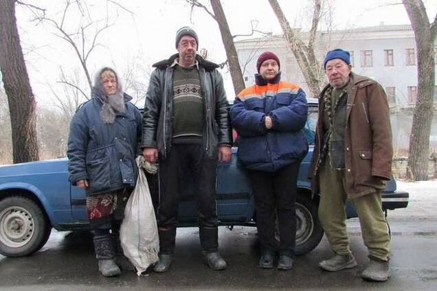 У блокпоста на Луганщині вибухнув автомобіль з мирними жителями: вибухівку підклали 'козаки'