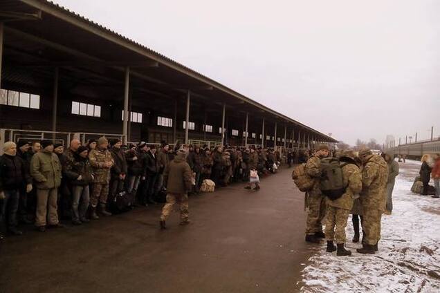 Из Киева уехал 'почти батальон' мобилизованных: опубликованы фото