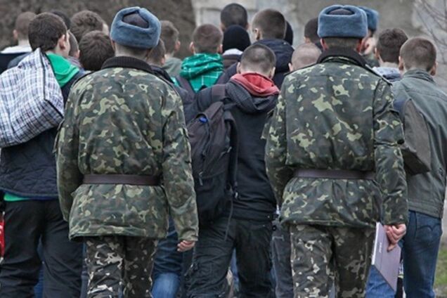 Запрет военнообязанным выезжать за пределы района неправомерен - Минобороны