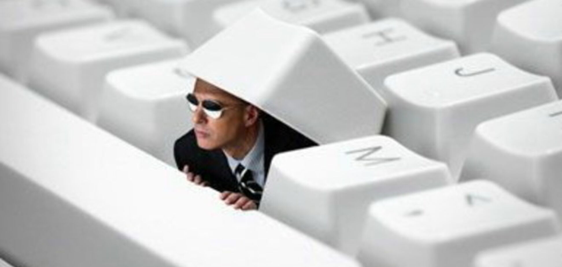 Россия готовится к войне нового типа: создает глобальную систему военной разведки в соцсетях