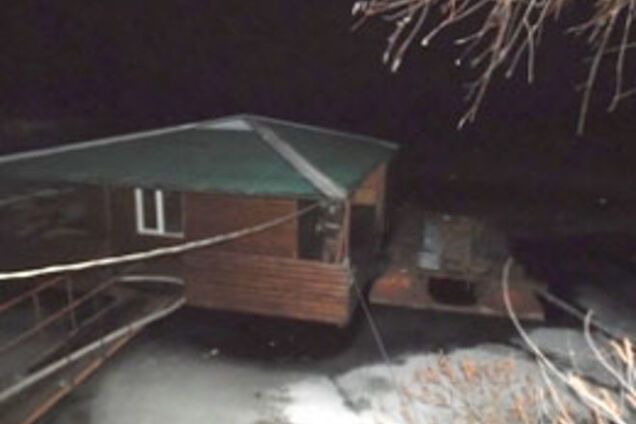 В Киеве горел дебаркадер, есть пострадавший