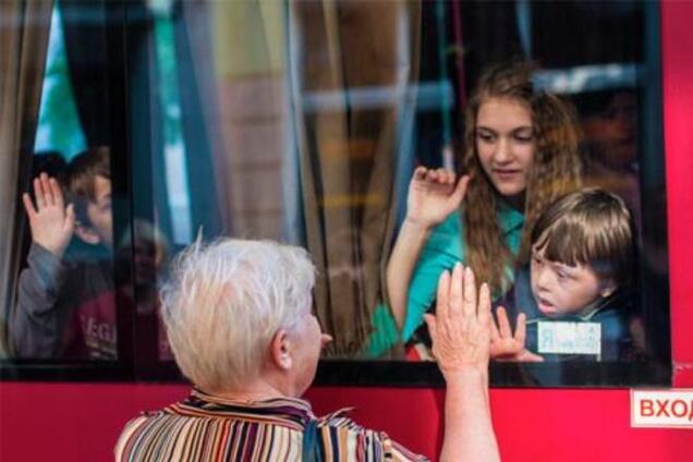 На Донетчине оперативно проводят эвакуацию: как оставить заявку на выезд