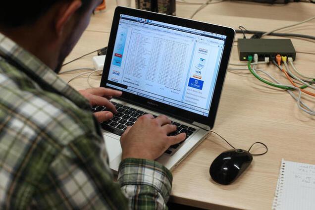 Хакеры заблокировали счета пособников 'ДНР' и 'ЛНР'