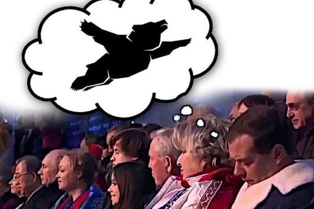 В сети нещадно поглумились над логотипом Хабаровского аэропорта с летающим медведем: фотожабы