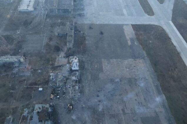 Донецький аеропорт втратив свою цінність, українські військові залишили його - глава Генштабу