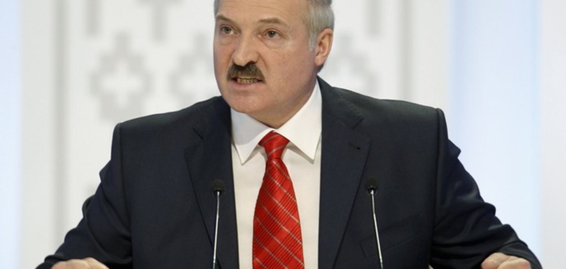 Лукашенко грозит выходом из Евразийского союза из-за торговой войны  