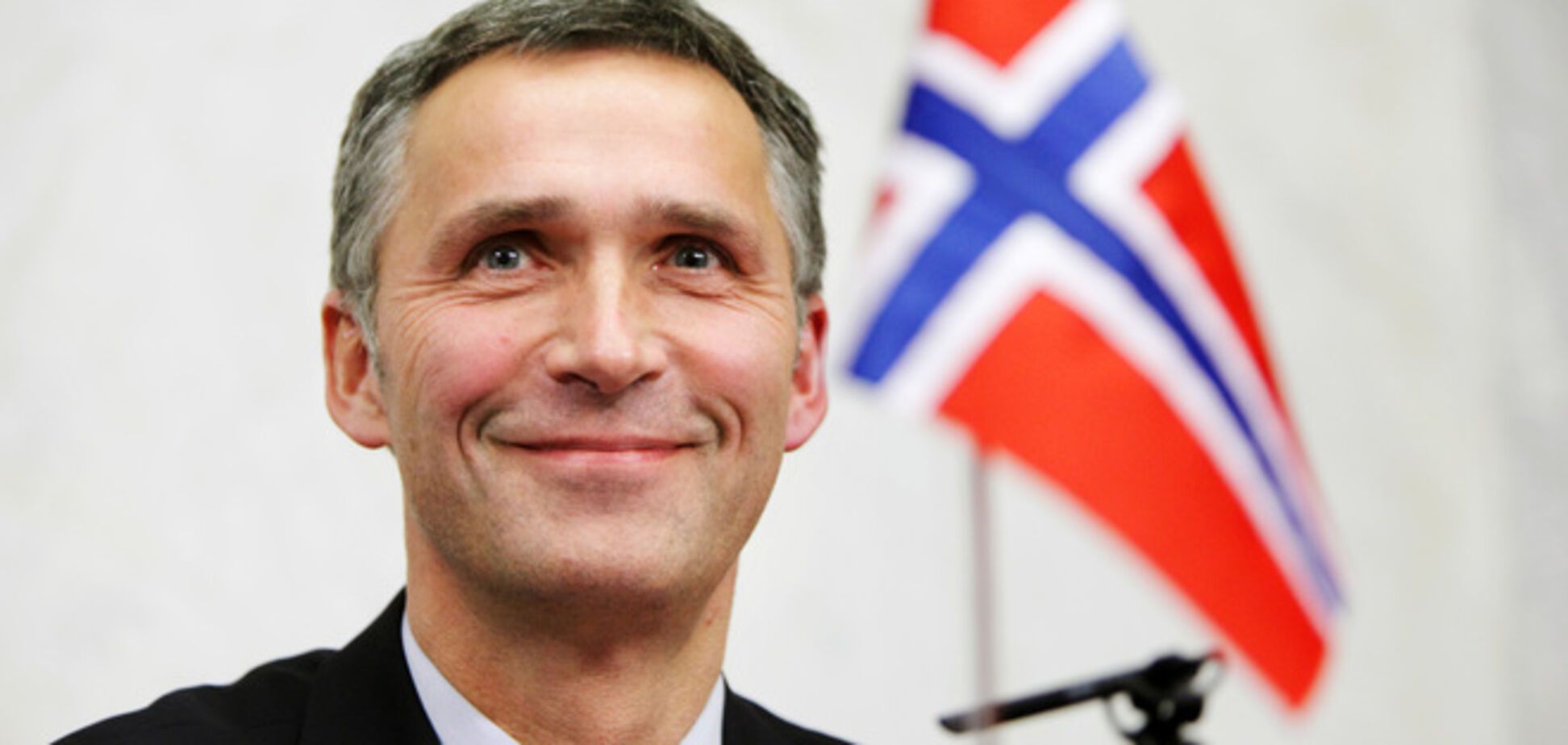 Генсек НАТО пообещал 'политическую и практическую поддержку' Украине