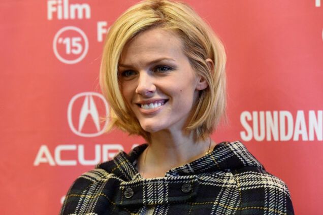 Бруклин Декер и Коби Смолдерс: блондинка против шатенки 