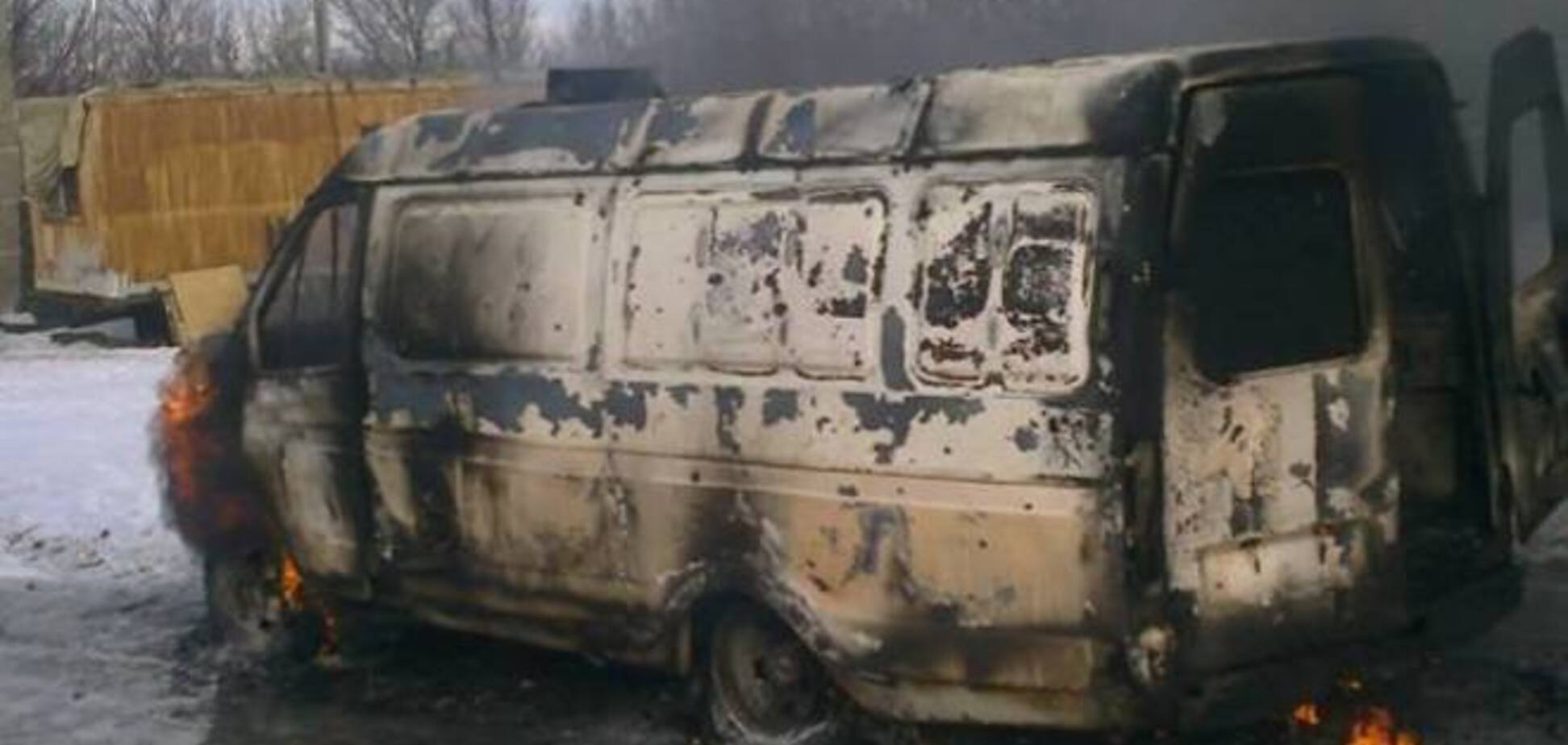 Во время обстрела сгорели 'скорые' 93-й бригады: медикам нечем вывозить раненых