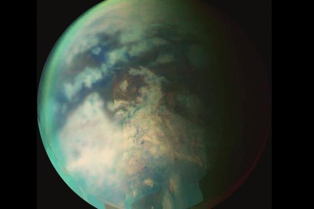 NASA рассмотрела Титан в лучах солнечного света