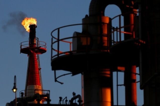Эксперты прогнозируют дальнейшее удешевление нефти