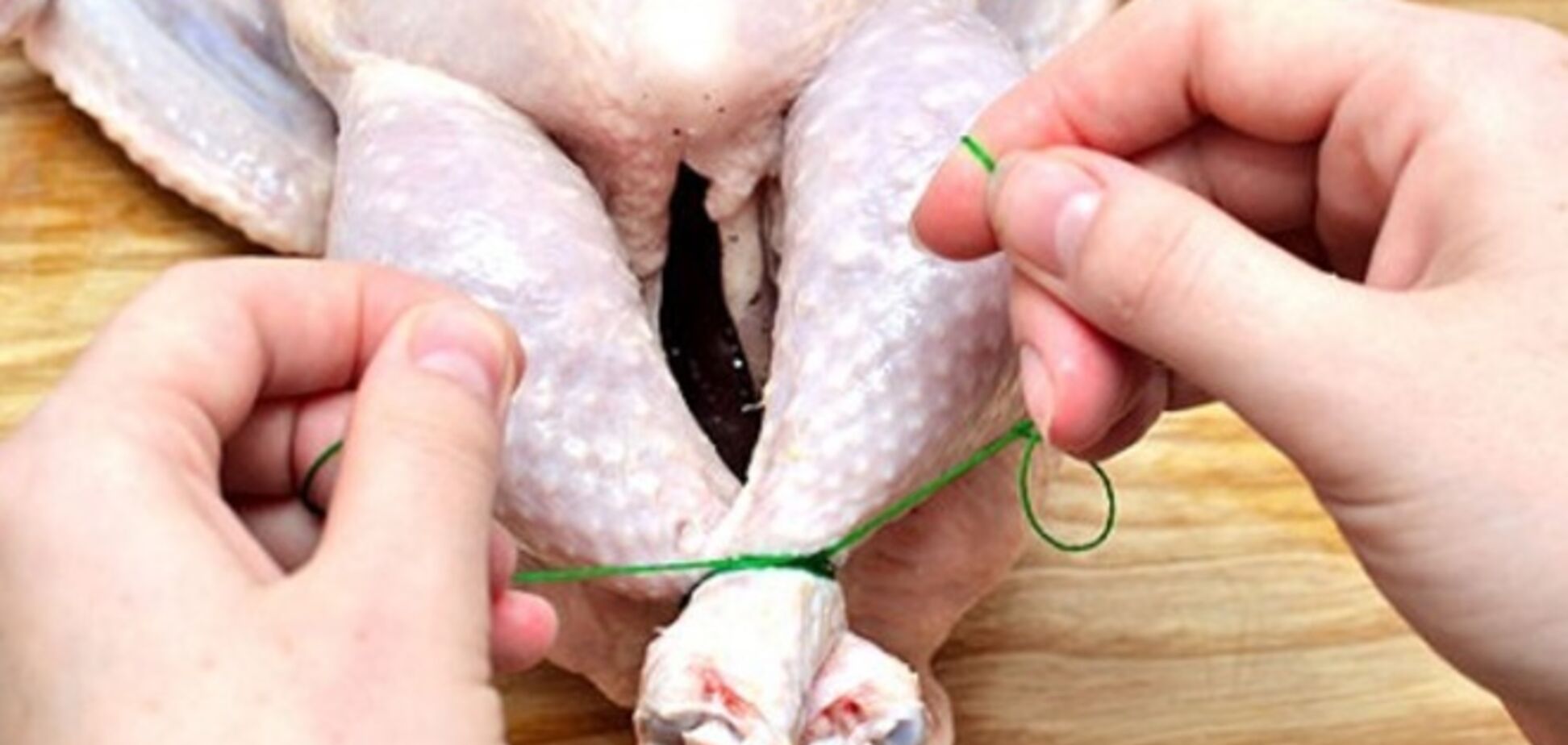 В курином мясе обитают самые опасные бактерии: 4 правила безопасности