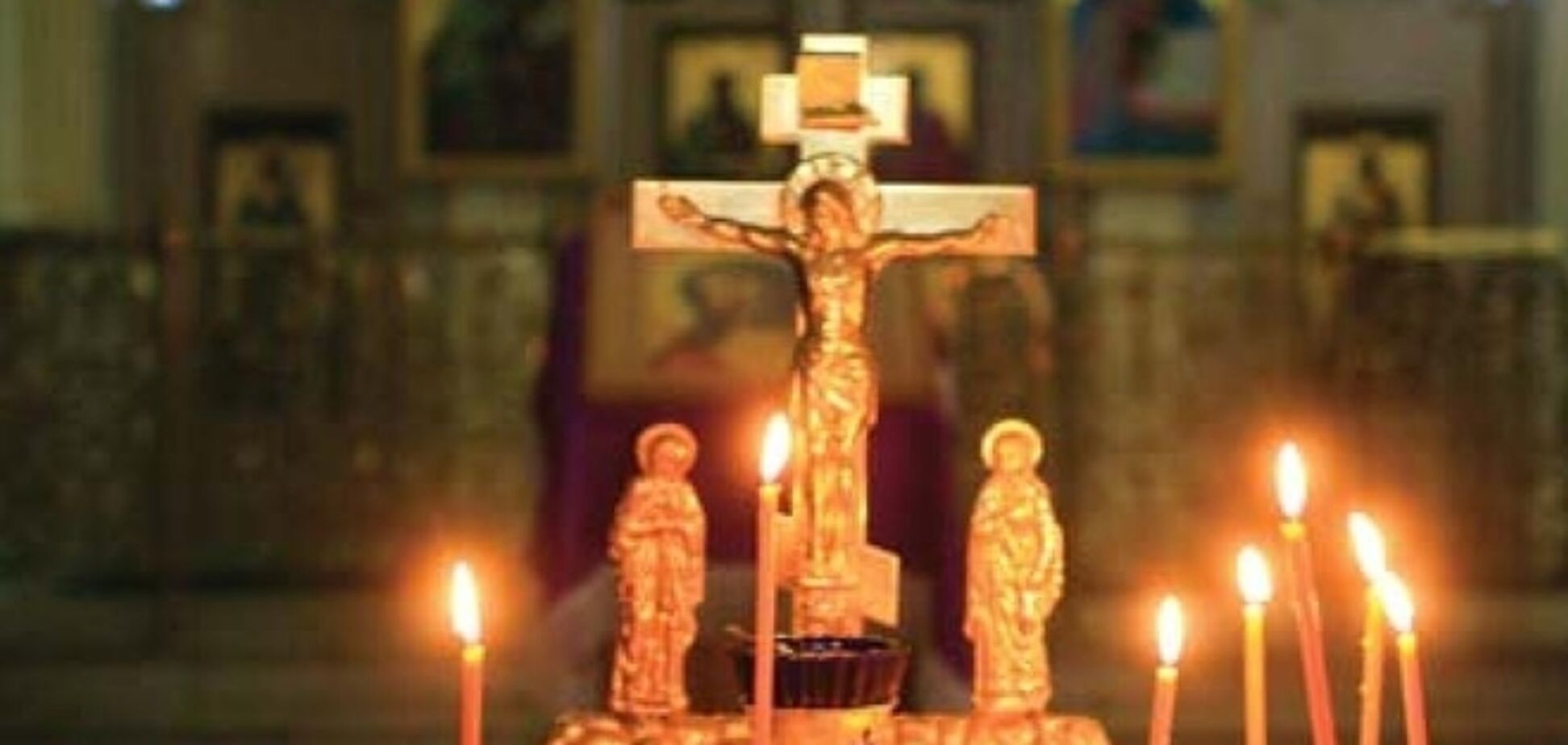 Украинцы стали чаще ходить в церковь: молятся о здоровье бойцов АТО и мире 