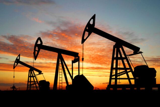 Аналитики снизили на $15 прогноз цен на нефть Brent в 2015 году