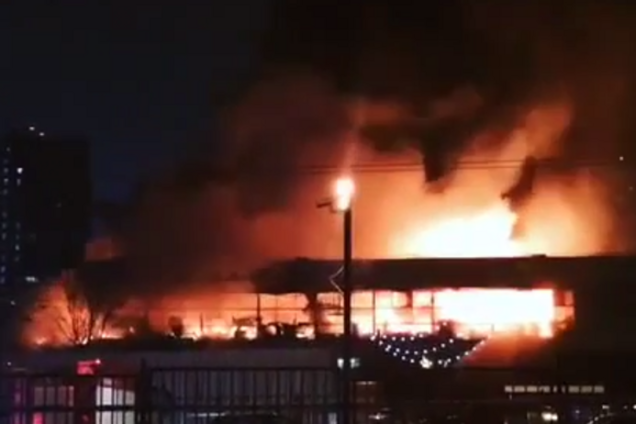 В Москве сгорела крупнейшая научная библиотека России: видеофакт