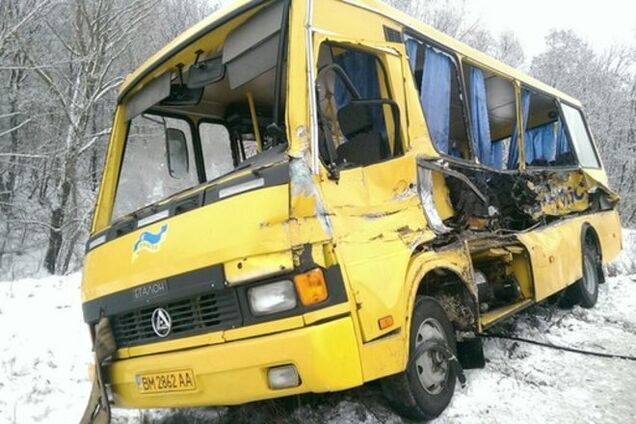 Увеличилось число пострадавших в ДТП школьного автобуса и грузовика в Сумской области