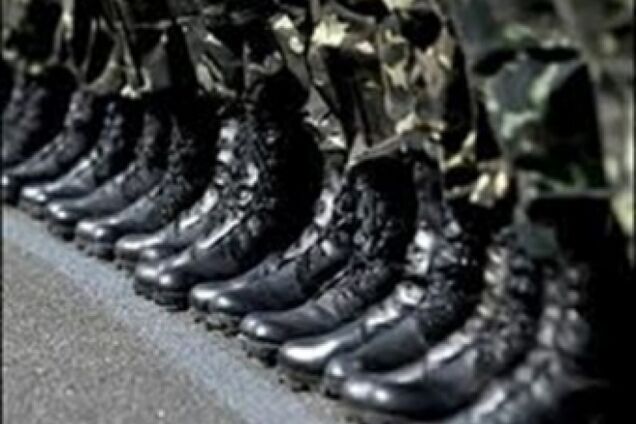 Юрист пояснил, кто может пострадать, если для выезда за рубеж потребуют справки из военкомата