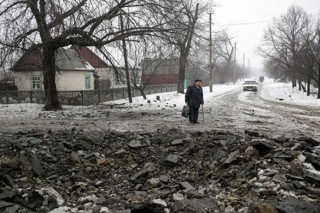 Из Дебальцево эвакуировали тысячу человек - Яценюк