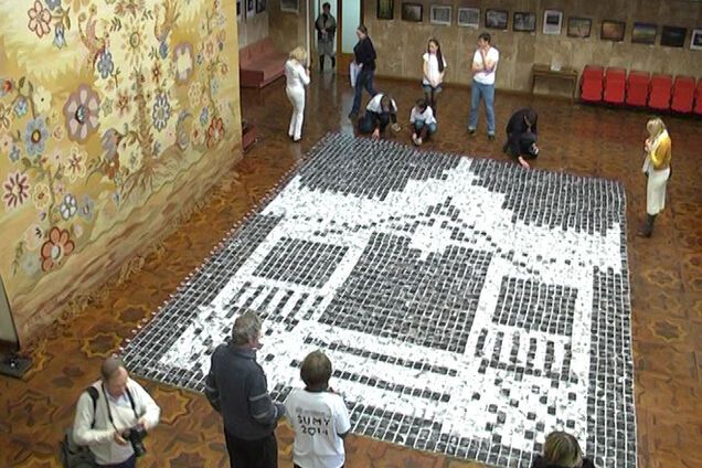 В Сумах установили национальный селфи-рекорд из 3024 фото