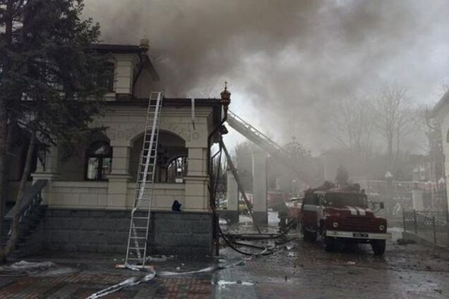 После артобстрела террористов в Горловке загорелся собор: опубликованы фото