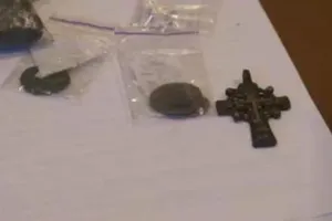 Археологи показали находки из раскопок на Почтовой площади в Киеве: видео