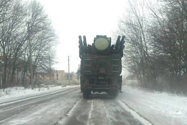В Шахтерске замечены несколько новейших российских зенитно-ракетных комплексов: фотофакты