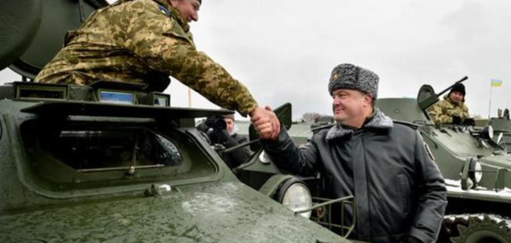 Порошенко передал армии более 100 единиц военной техники: опубликованы фото