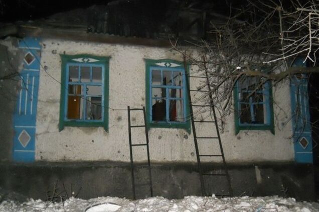Луганщину за сутки террористы 'ЛНР' обстреляли 9 раз, ранена женщина, убита собака: опубликовано фото