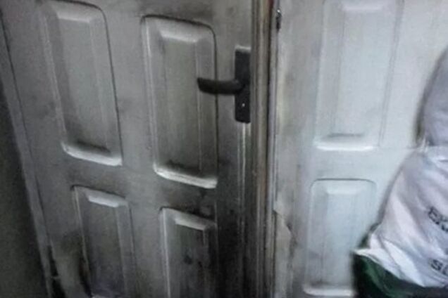 В Херсоне пытались сжечь офис фонда помощи армии: фото последствий