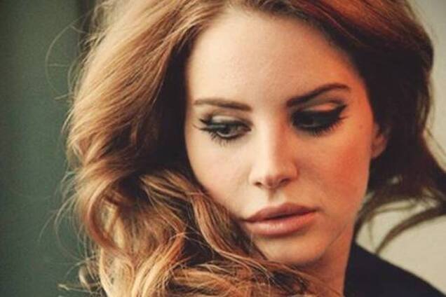 Лана Дель Рей показала, как выглядит без макияжа