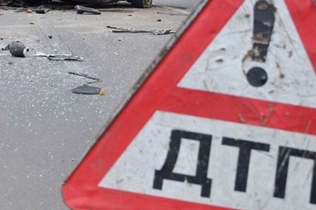 Украинские бойцы попали в ДТП под Мелитополем: их реанимобиль вылетел в кювет и перевернулся