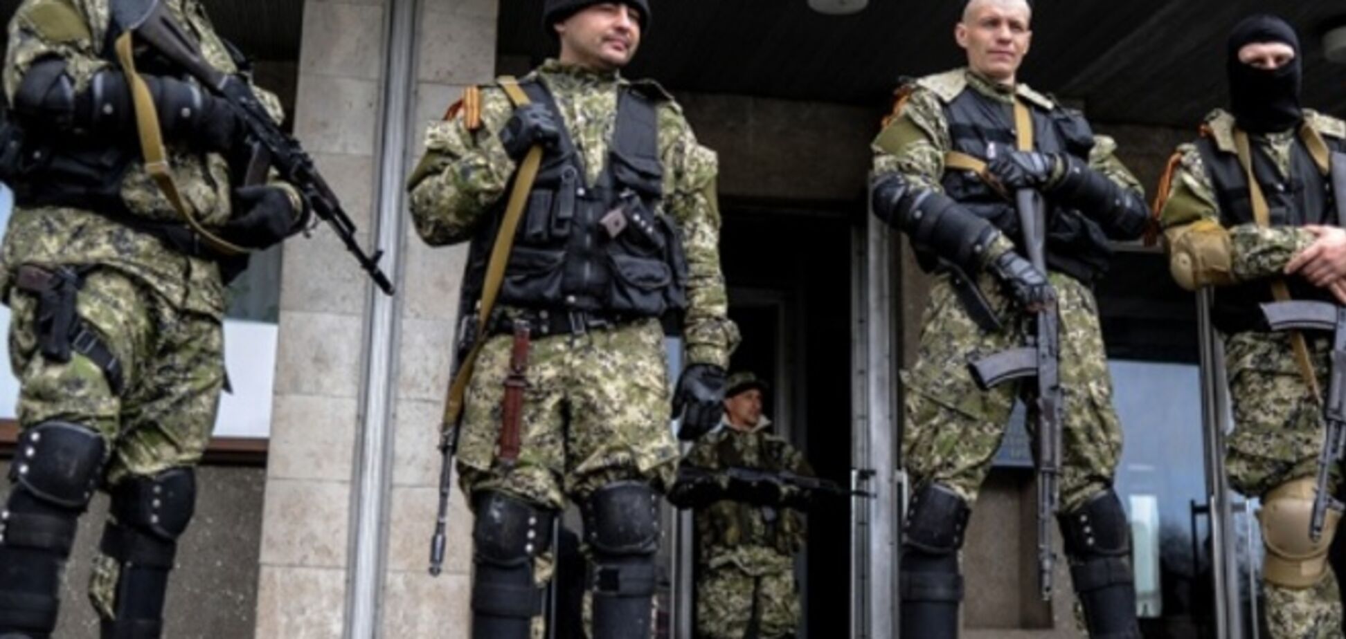 В Донецке вооруженные люди похитили волонтеров и журналиста