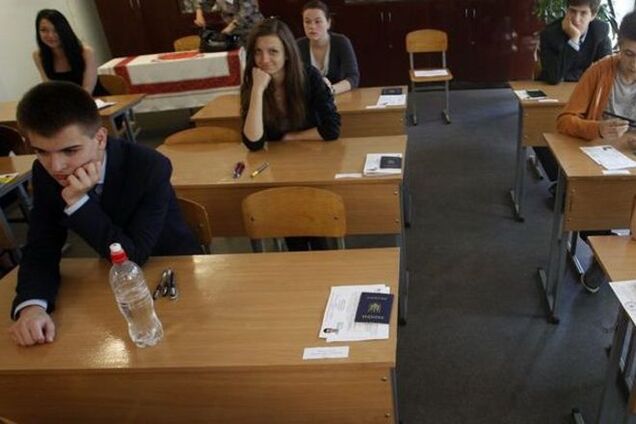 Абитуриентов предупредили о последствиях 'коммерческих' тестов стартовавшей ВНО