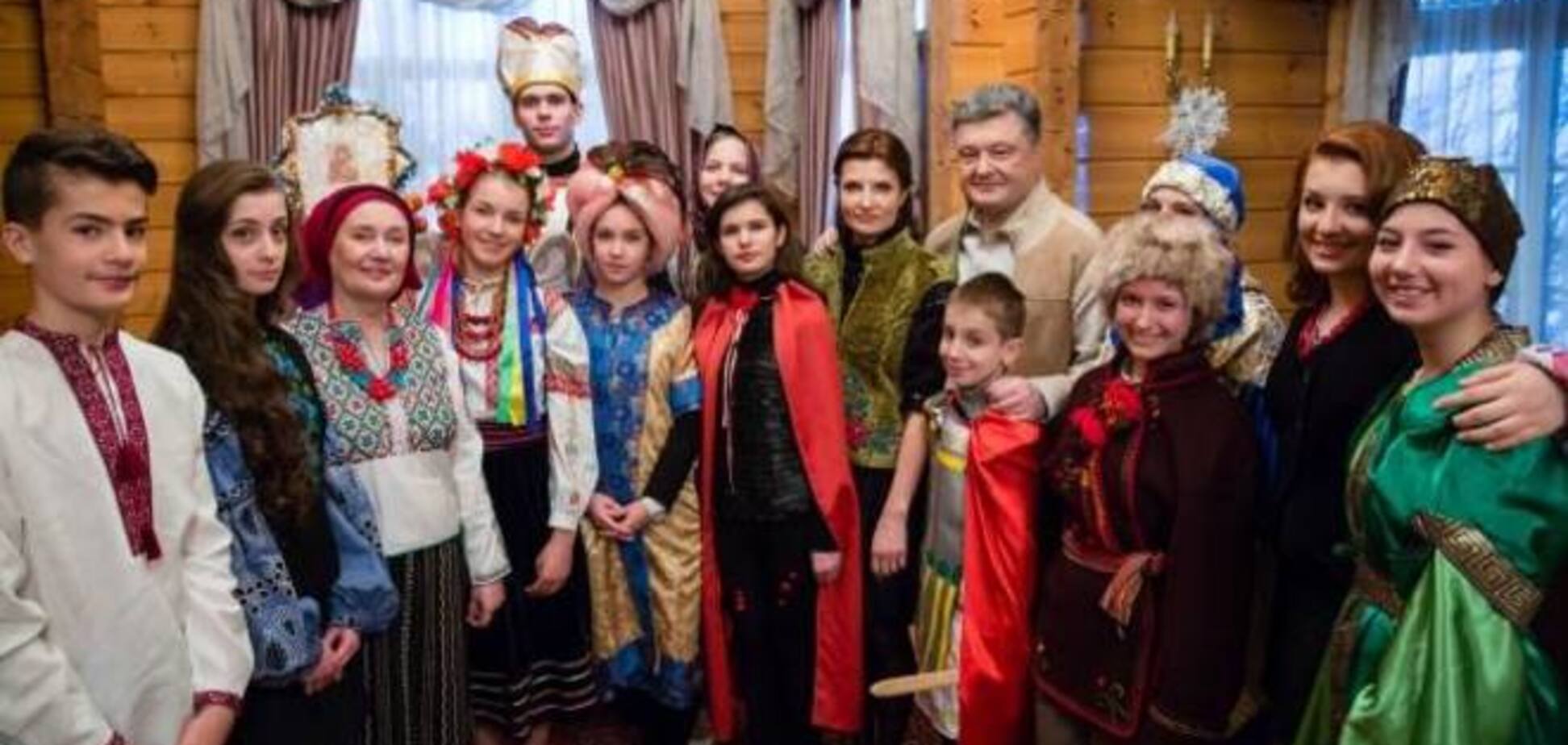 Порошенко поздравил украинцев с Рождеством Христовым: опубликовано видео