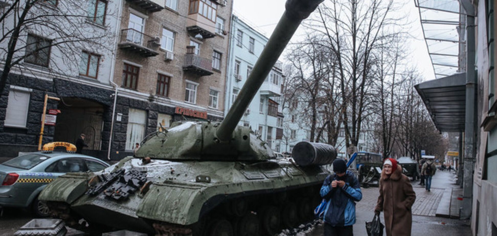 Боевики перебрасывают танки, бронетехнику и артиллерию в Донецк