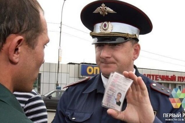 Автомобилистам в оккупированном Крыму придется заплатить около 600 гривен за замену прав на российские