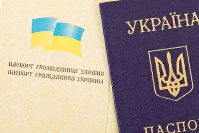 Более половины переселенцев-крымчан восстанавливают украинские документы