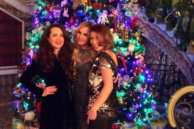 Камалия встретила Новый год с подружками - Юсуповой и Громовой