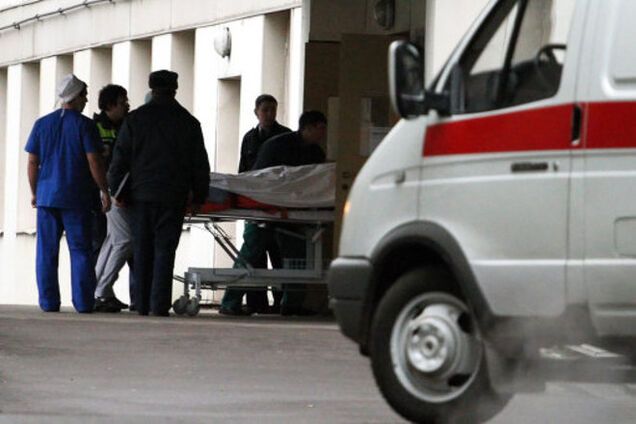 Выживший киевский 'зацепер' до сих пор в больнице: у подростка открытый перелом