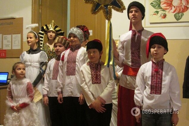 Дети донецких переселенцев в Киеве устроили рождественский вертеп для бойцов АТО