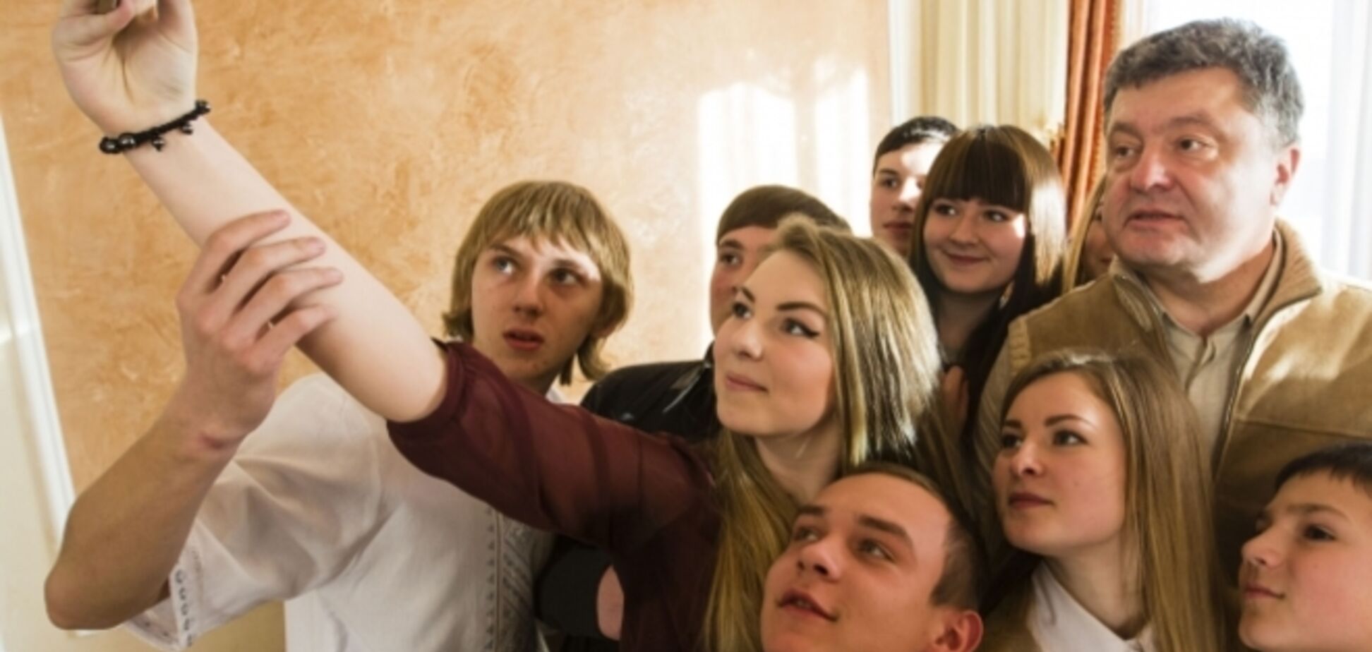 Порошенко в Ивано-Франковской области посетил детей с Донбасса: фото