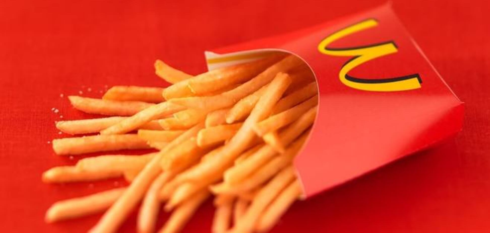 Скандал в McDonald's: мужчина нашел в картошке фри человеческий зуб