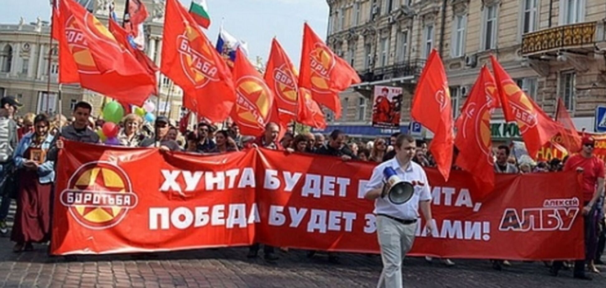 Все роли у сепаратистов уже давно распределены, и никакие случайные люди организаторам войны не нужны