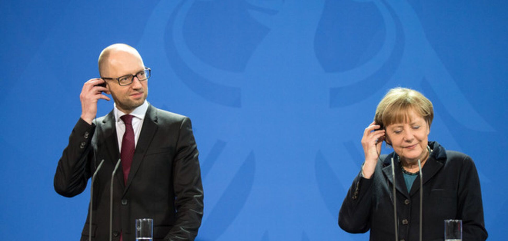 Меркель на встрече с Яценюком не смогла подтвердить старт 'нормандской четверки' в Астане