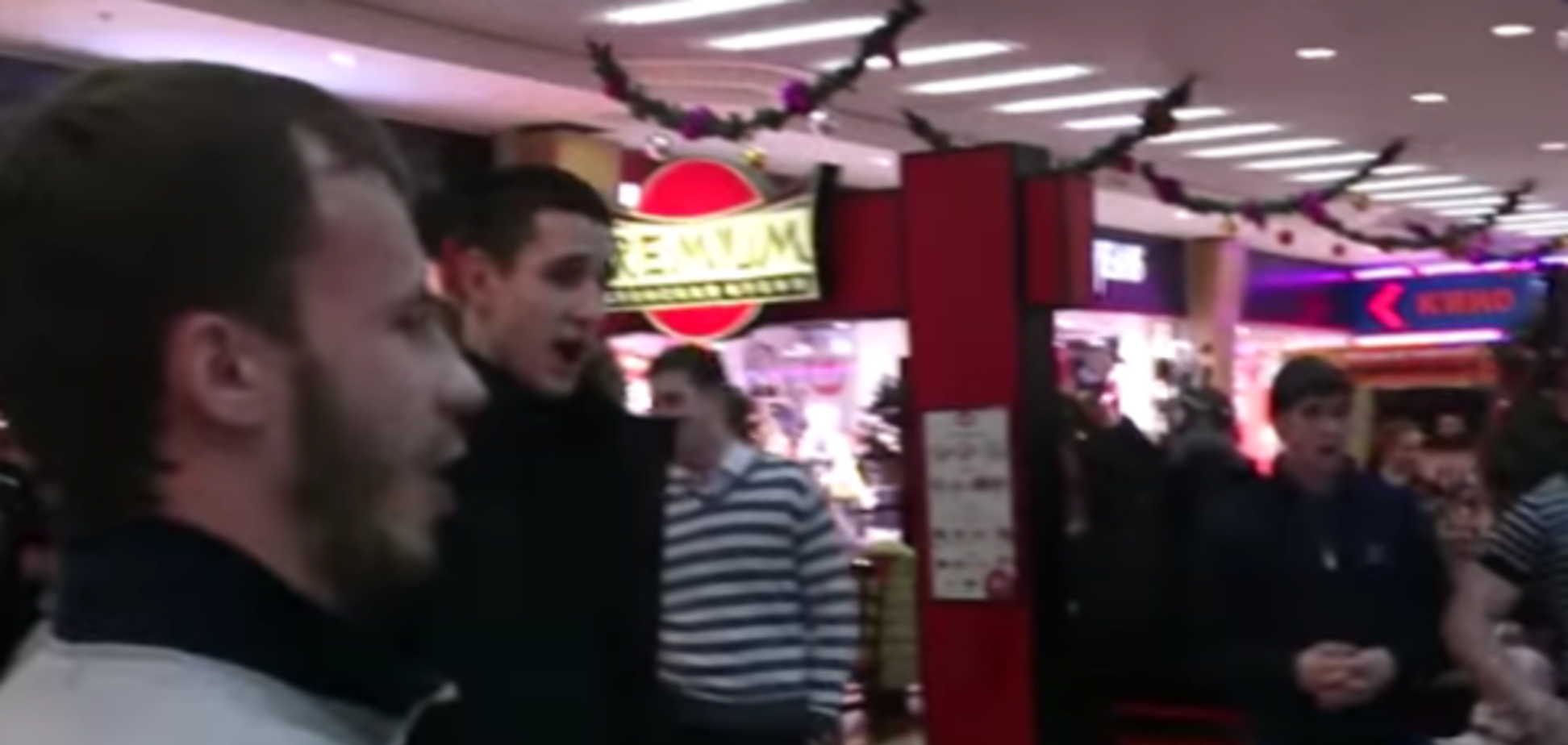 В московском супермаркете Рождество встретили хоровым пением на украинском языке: видео флешмоба 