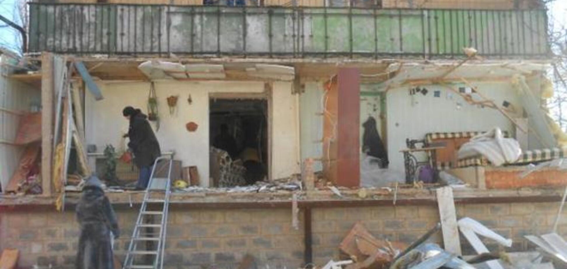 В Донецке снаряд во второй раз попал в квартиру, погибла семья - очевидцы